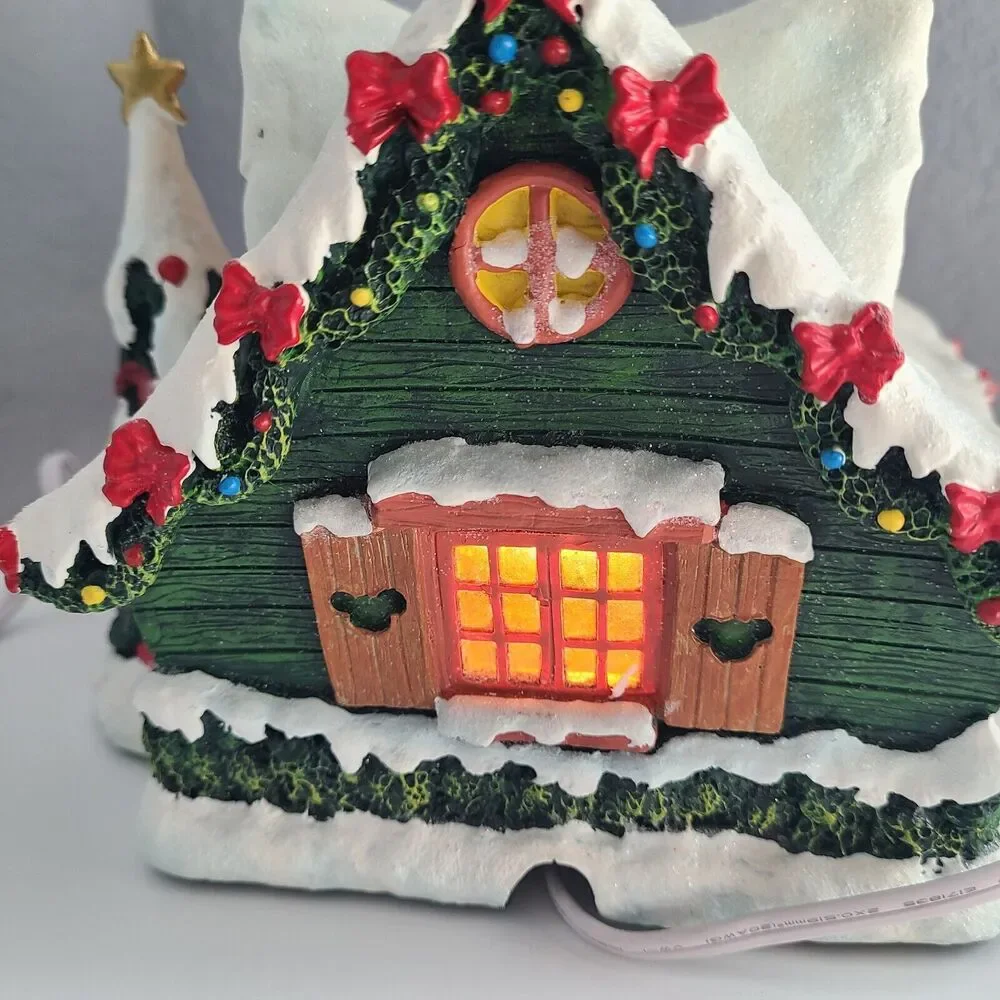 2008 Hawthorne Village Disney Hi-Ho Holiday Lighted‎ Cottage w Mickey Mouse COA